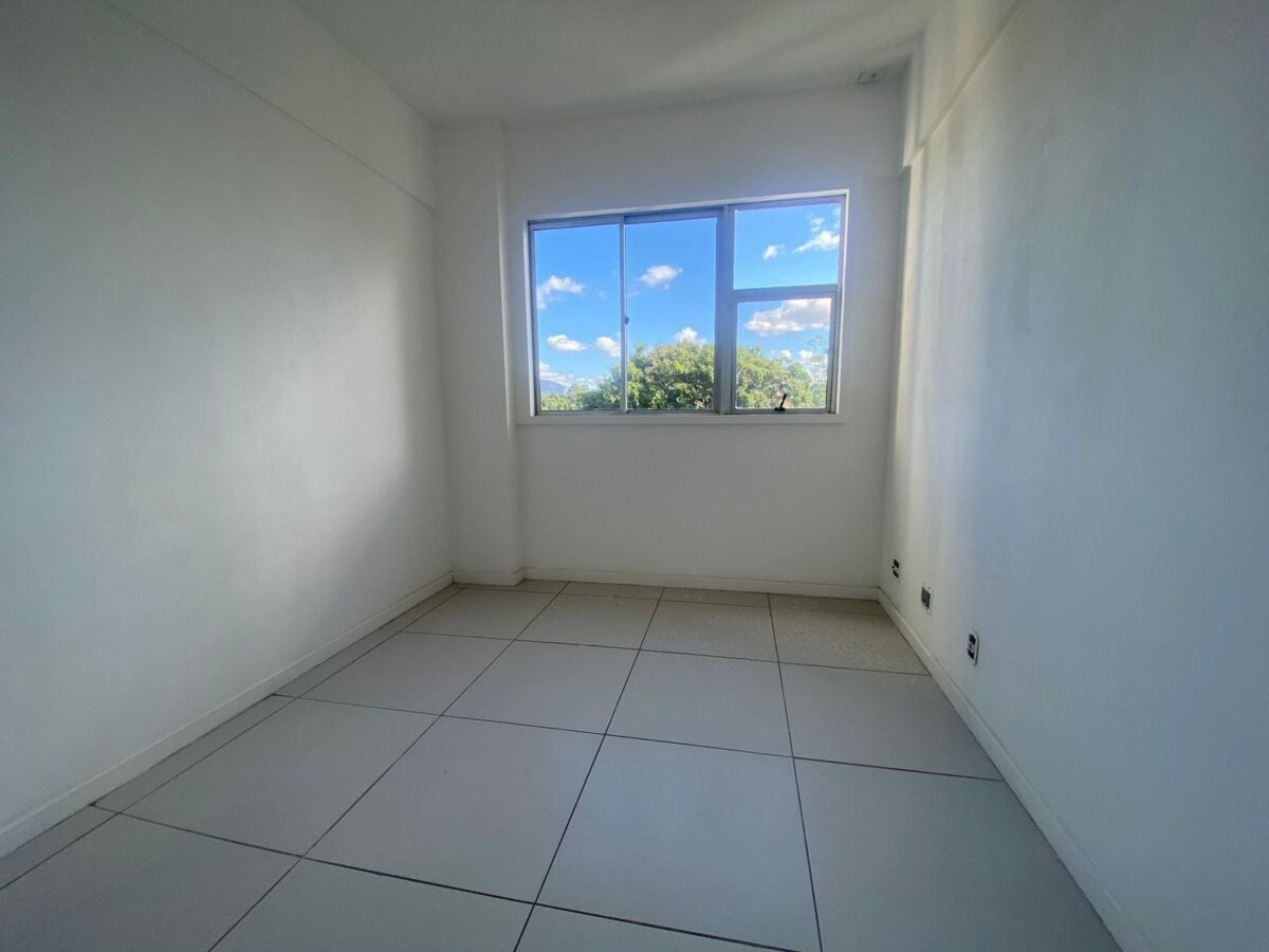 Foto de um quarto sem mobília
